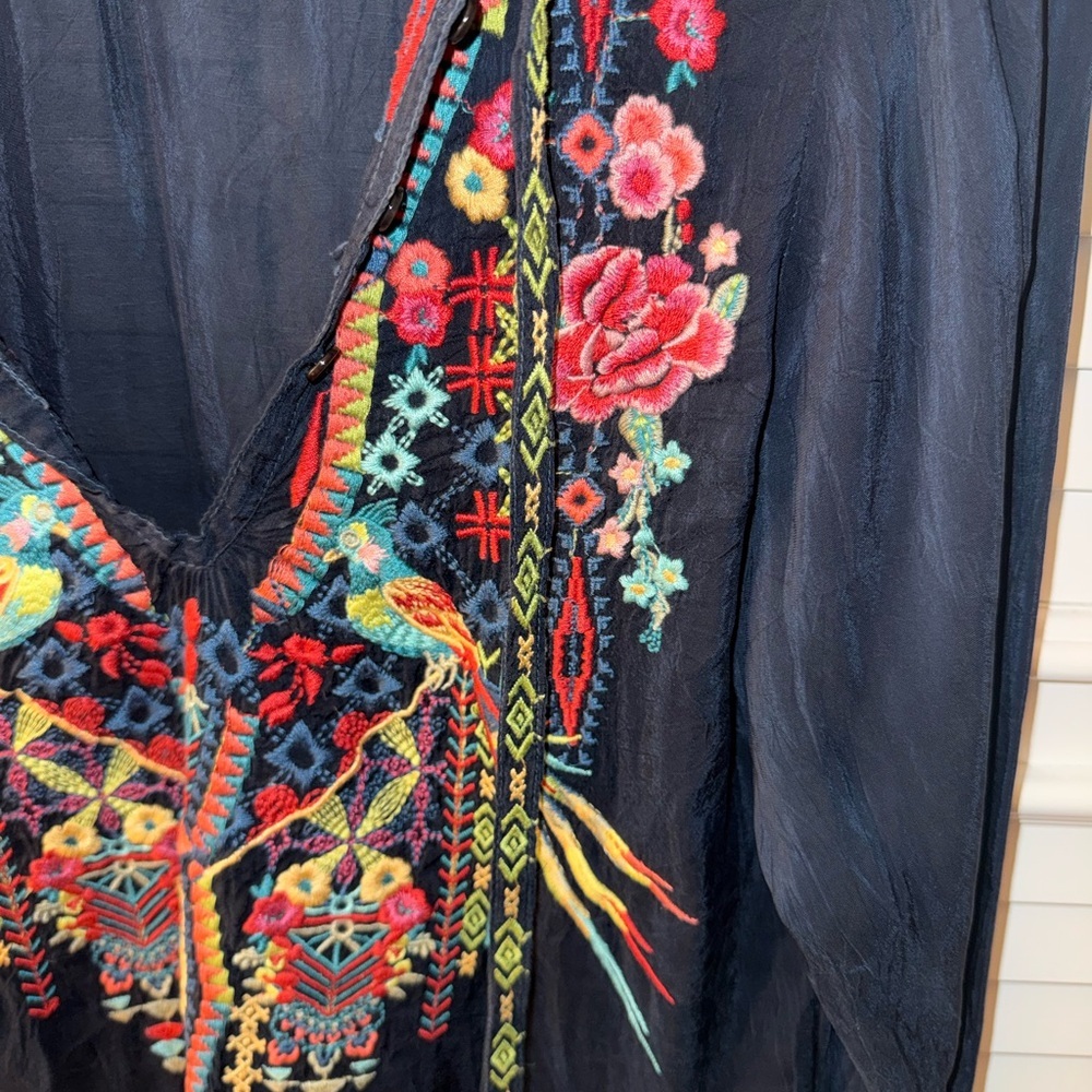Johnny Was Embroidered Serendipity Tunic Top Cupra Rayon Royal Navy Blue XS Boho - Picture 9 of 16